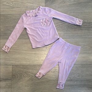 Daisy Fuentes Lavender Pajama Set with Floral Accents Size 12 Months